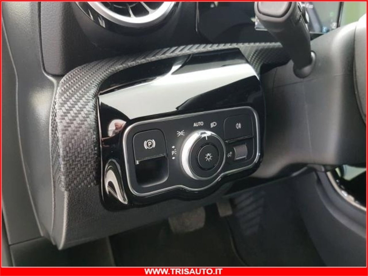 Mercedes-Benz Classe A Sedan 180 d Automatic 4p. Business (16)