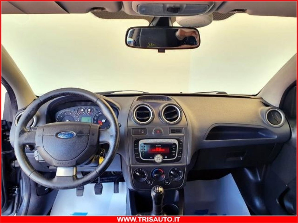 Ford Fiesta 1.2 16V 3p. (12)