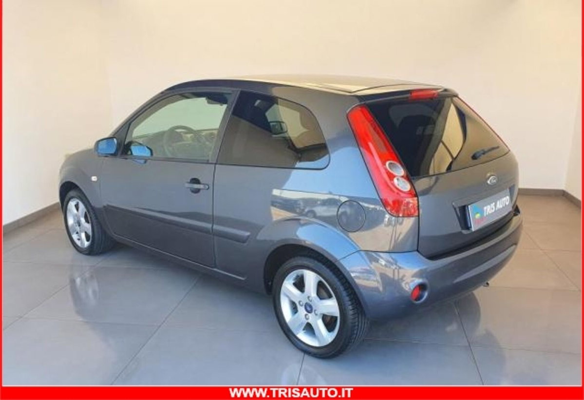 Ford Fiesta 1.2 16V 3p. (2)