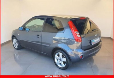 Ford Fiesta 1.2 16V 3p. (2)