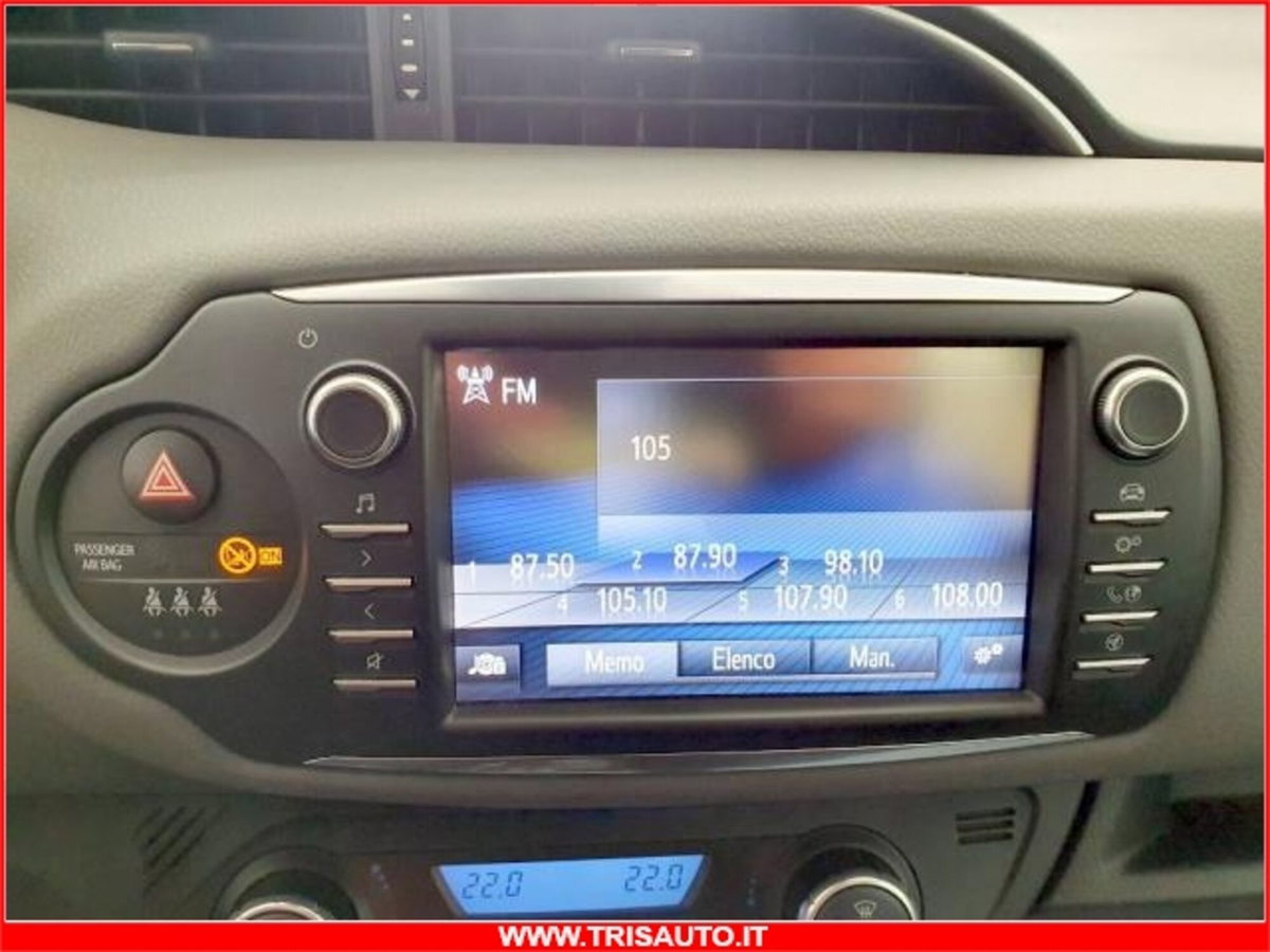 Toyota Yaris 1.0 5 porte Active (17)
