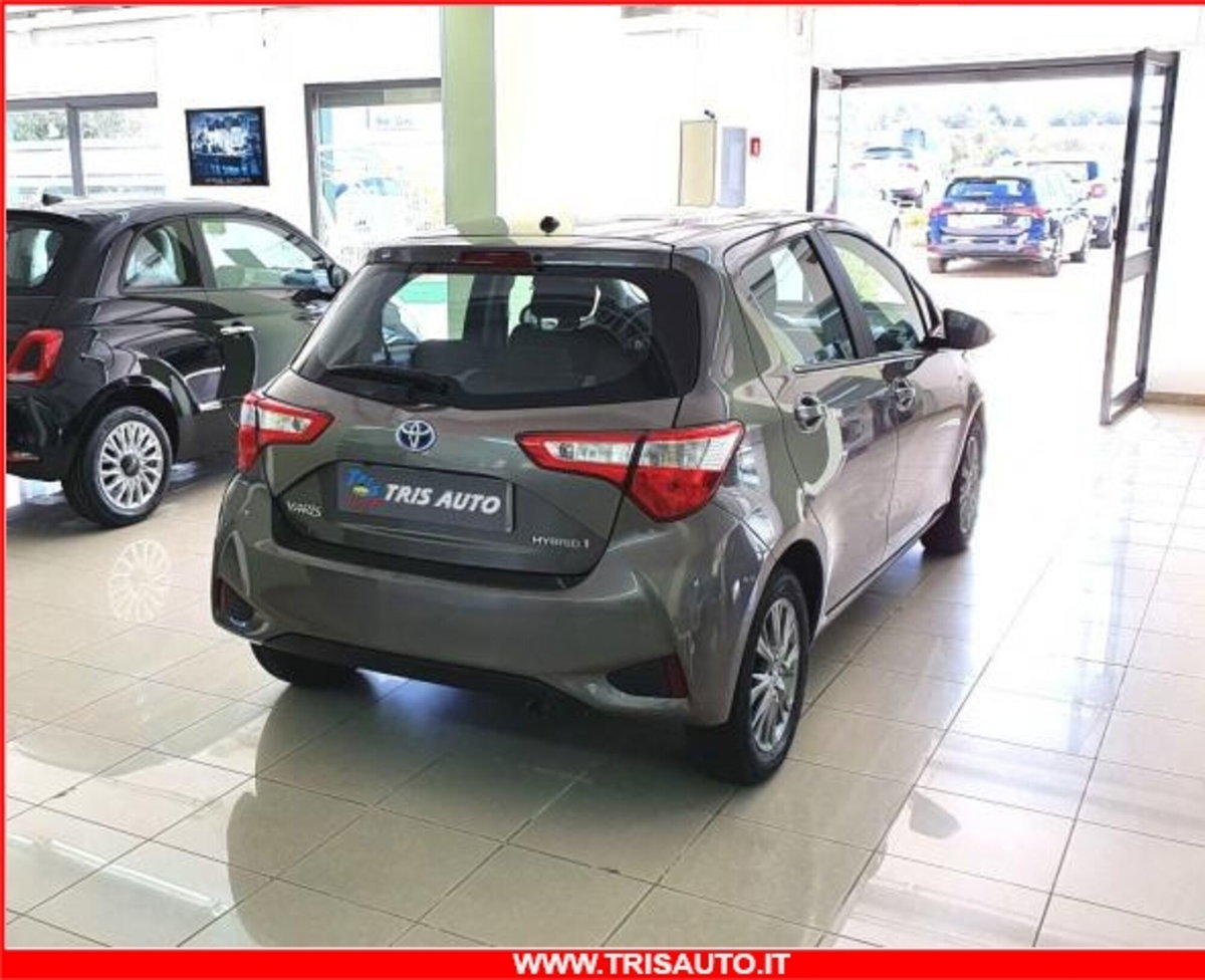 Toyota Yaris 1.0 5 porte Active (4)