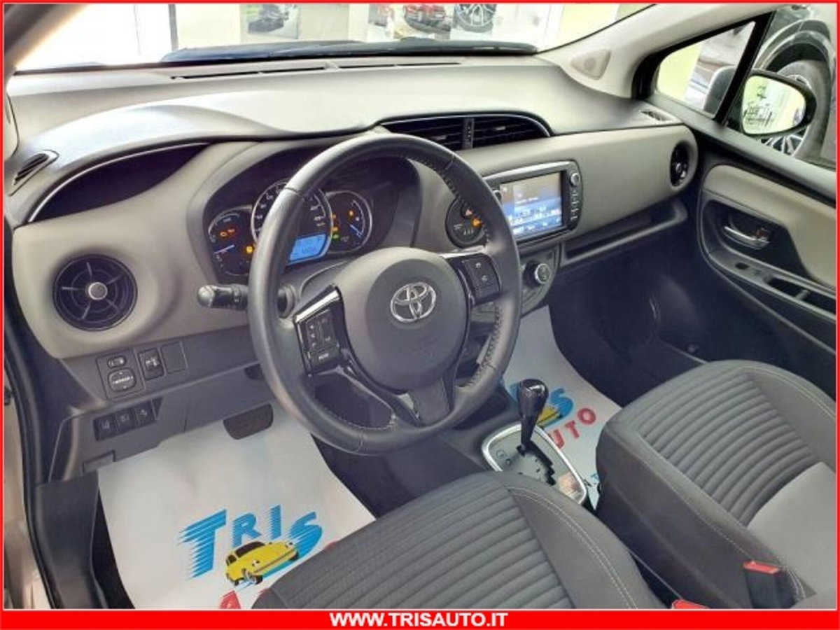 Toyota Yaris 1.0 5 porte Active (5)