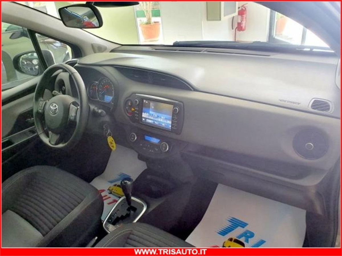 Toyota Yaris 1.0 5 porte Active (7)