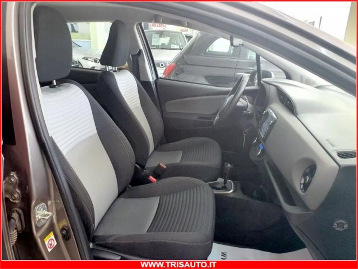 Toyota Yaris 1.0 5 porte Active (8)