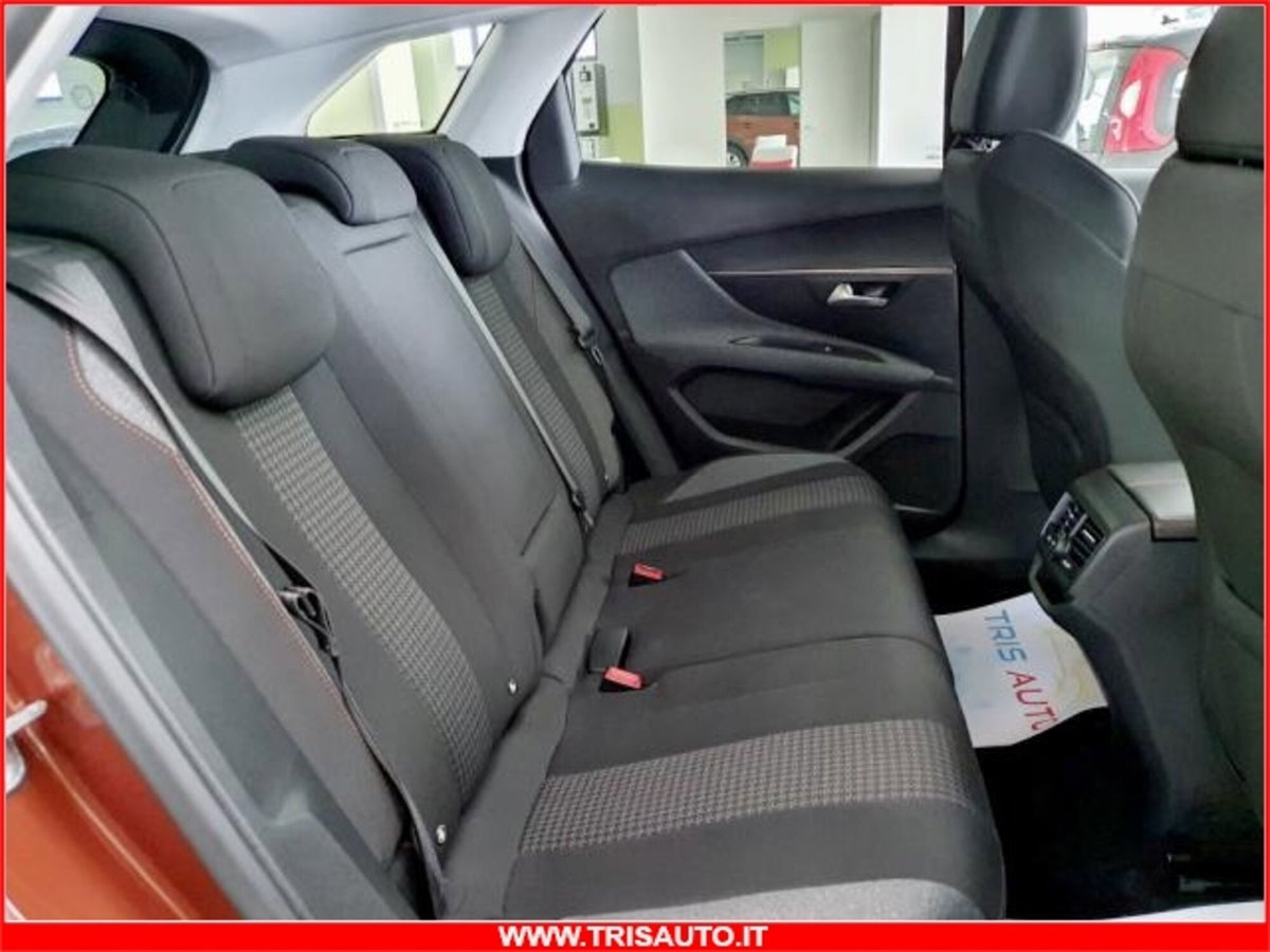 Peugeot 3008 BlueHDi 120 S&S EAT6 Business (10)