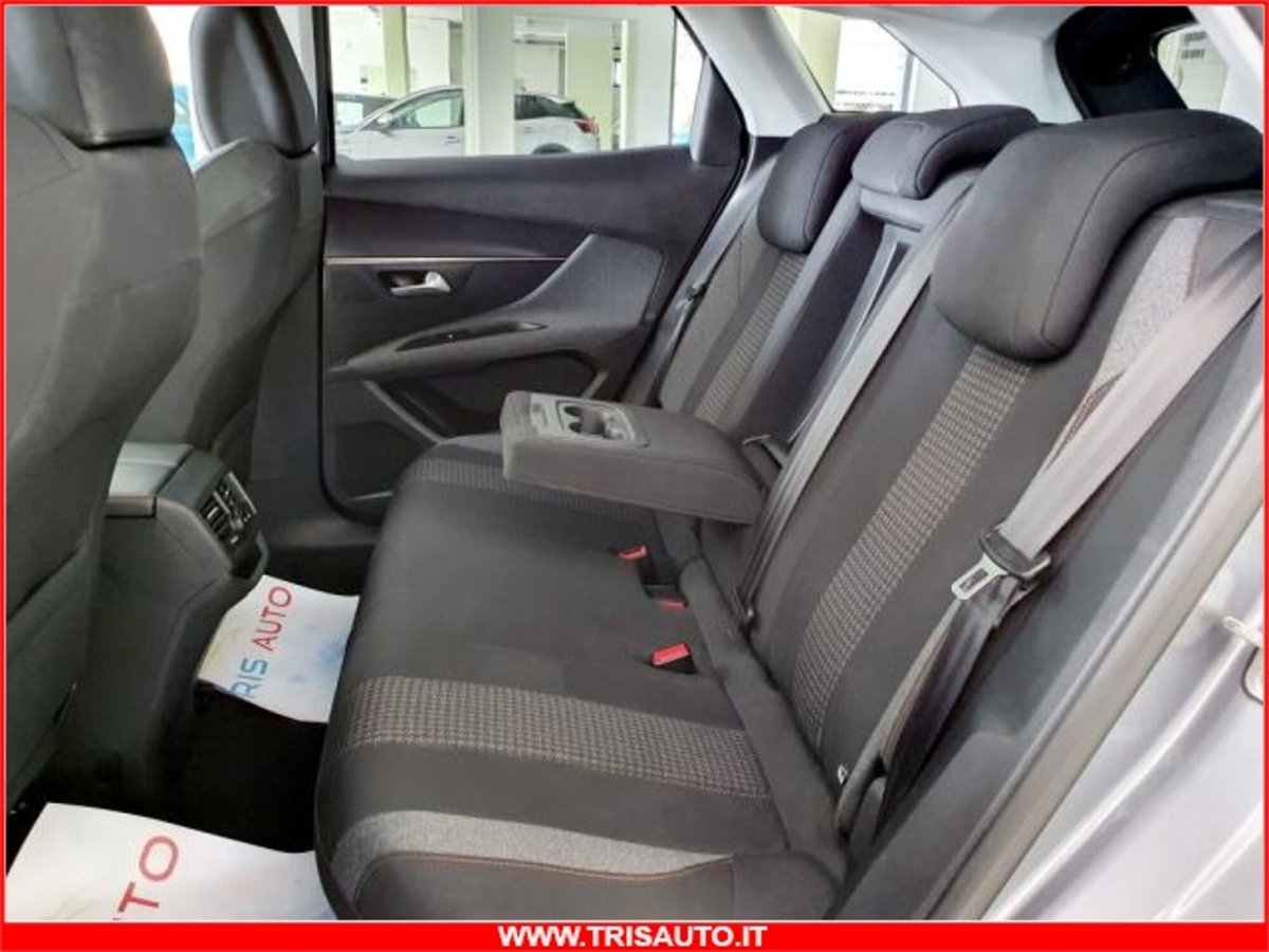 Peugeot 3008 BlueHDi 130 S&S EAT8 Business (11)