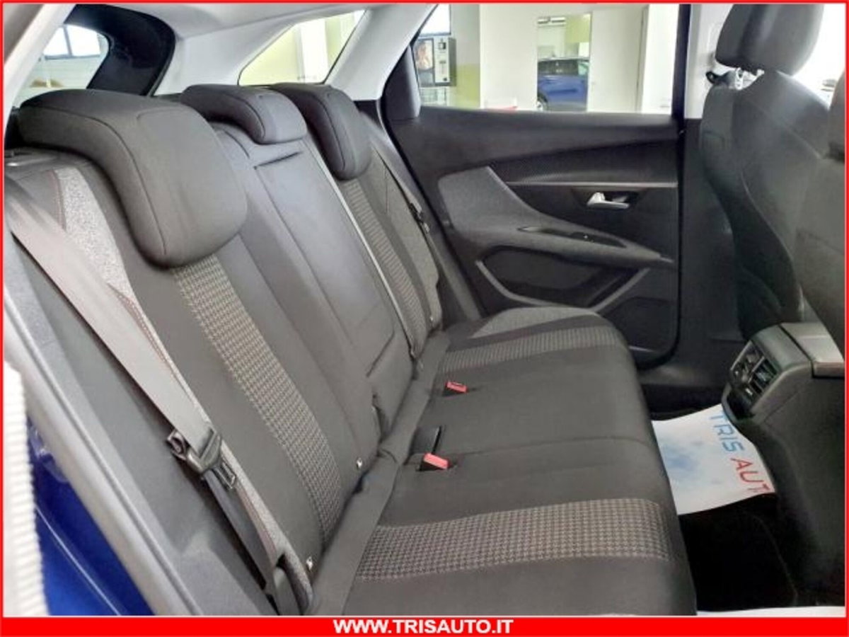 Peugeot 3008 BlueHDi 130 S&S EAT8 Business (10)