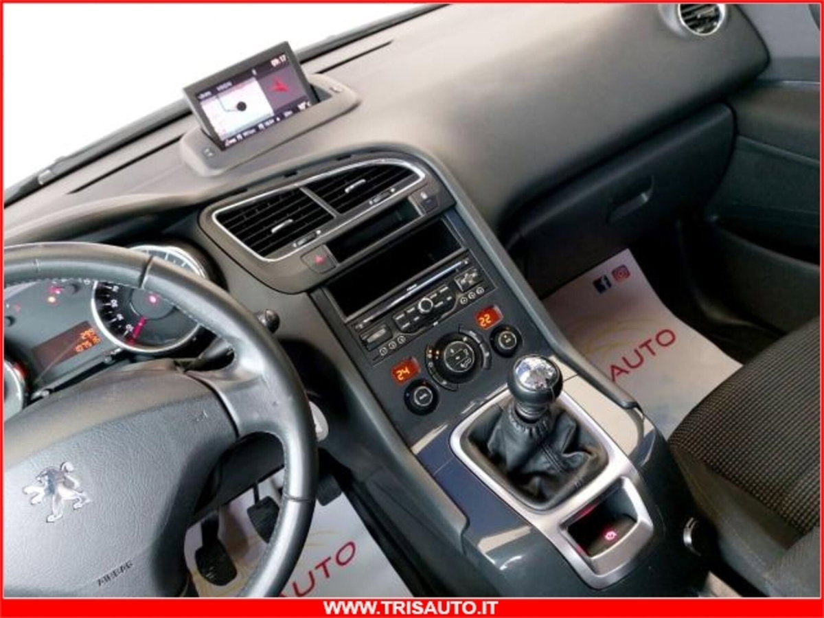 Peugeot 5008 2.0 HDi 150CV Business (19)