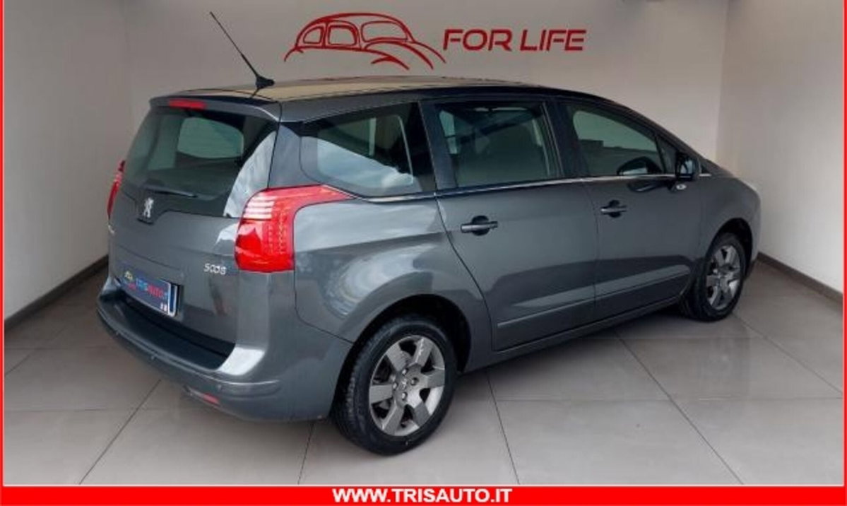 Peugeot 5008 2.0 HDi 150CV Business (4)