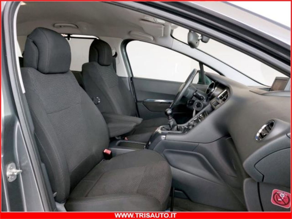 Peugeot 5008 2.0 HDi 150CV Business (8)