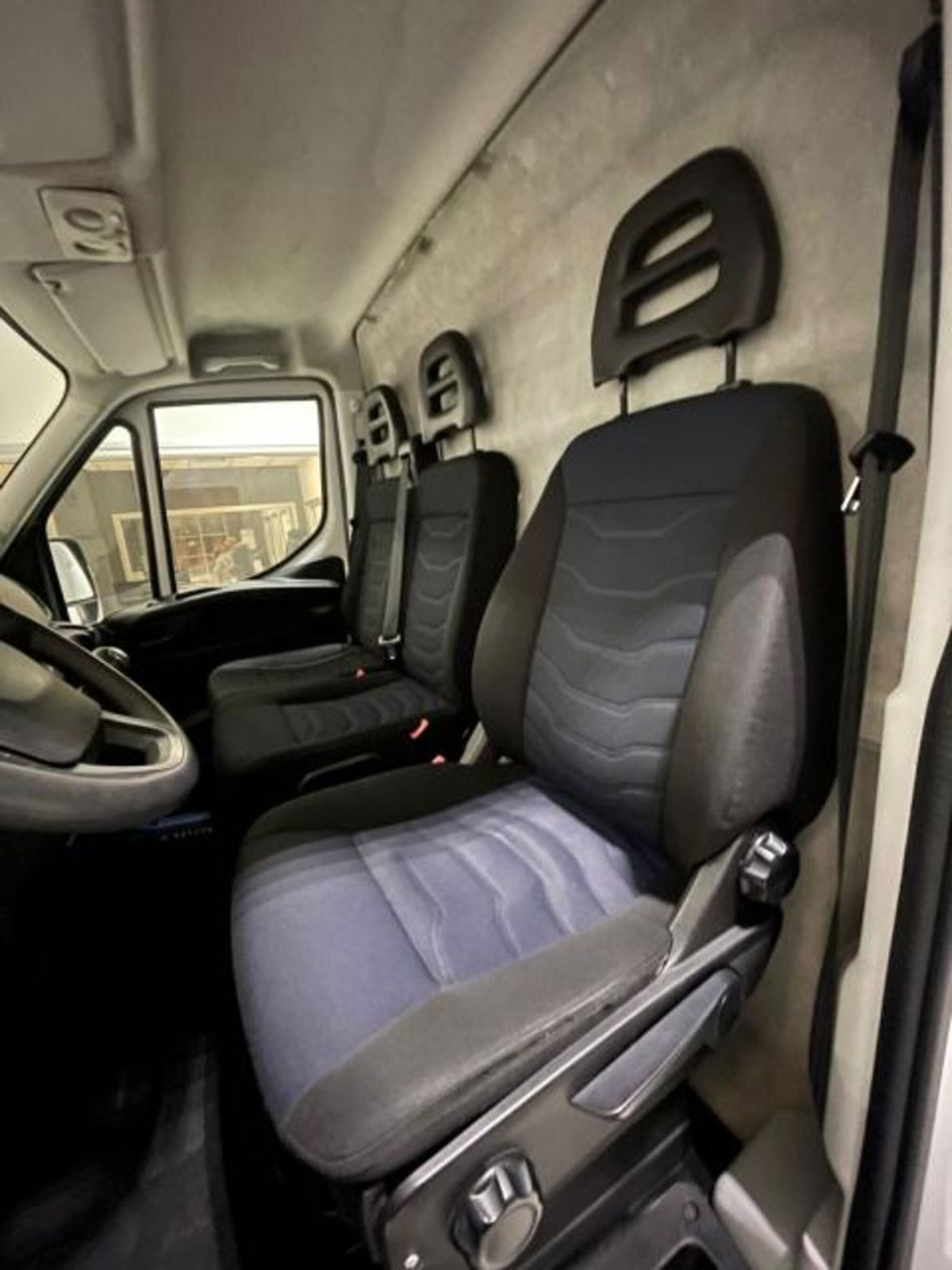 Iveco Daily Telaio 40C12DP/BrT2.3HpiTDI PLM-DC-RG Cab (11)