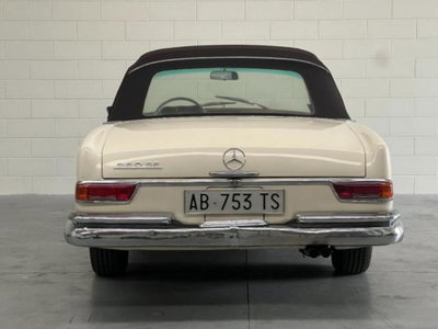 Mercedes-Benz Classe E Cabrio 250 Cabrio BlueEFFICIENCY Executive (14)