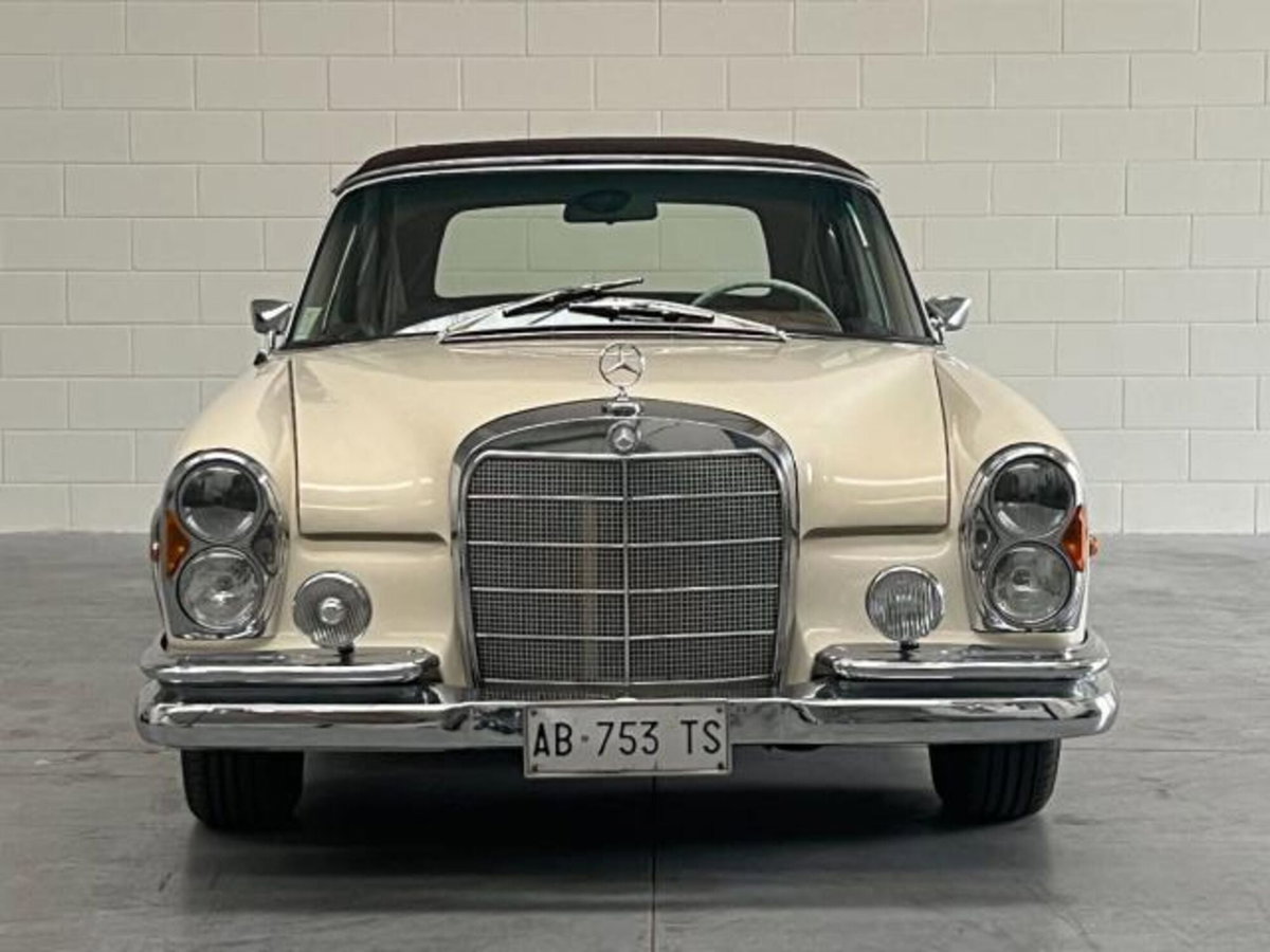 Mercedes-Benz Classe E Cabrio 250 Cabrio BlueEFFICIENCY Executive (3)