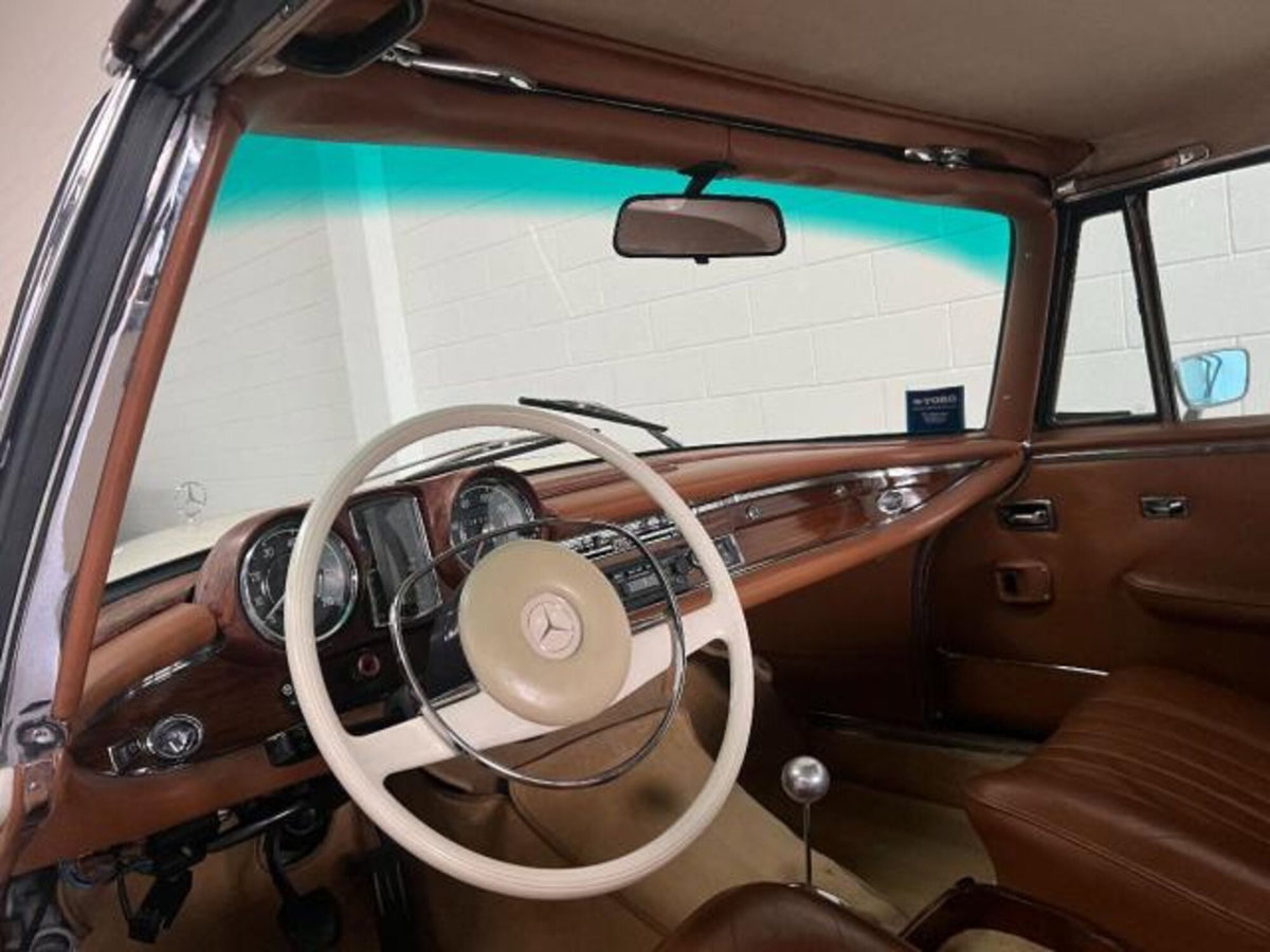 Mercedes-Benz Classe E Cabrio 250 Cabrio BlueEFFICIENCY Executive (9)