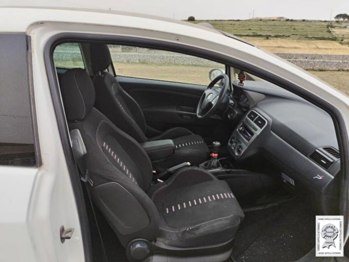 Fiat Grande Punto 1.3 MJT 90 CV 3 porte Dynamic (5)