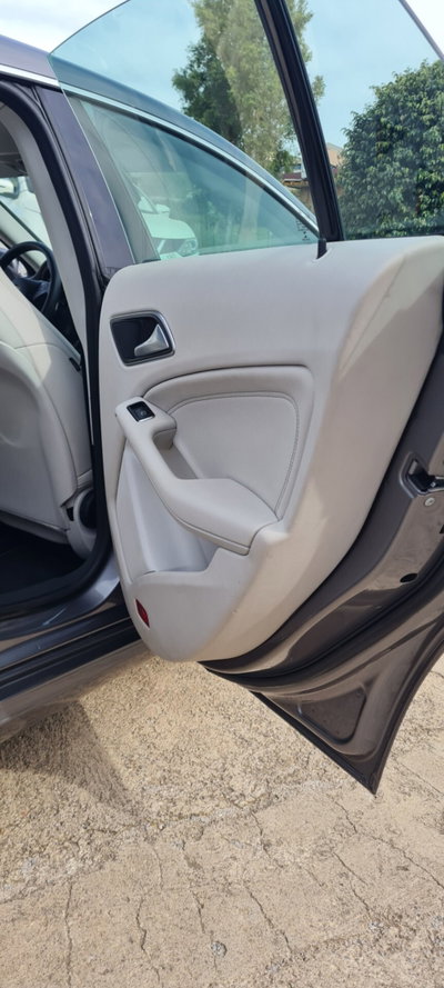 Mercedes-Benz CLA Shooting Brake 180 d Automatic Executive (11)