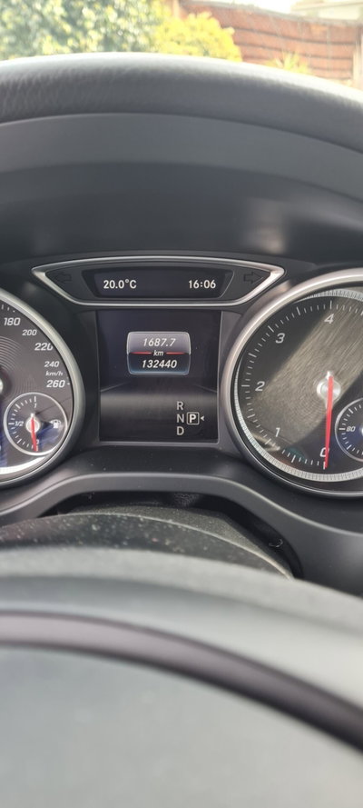 Mercedes-Benz CLA Shooting Brake 180 d Automatic Executive (14)