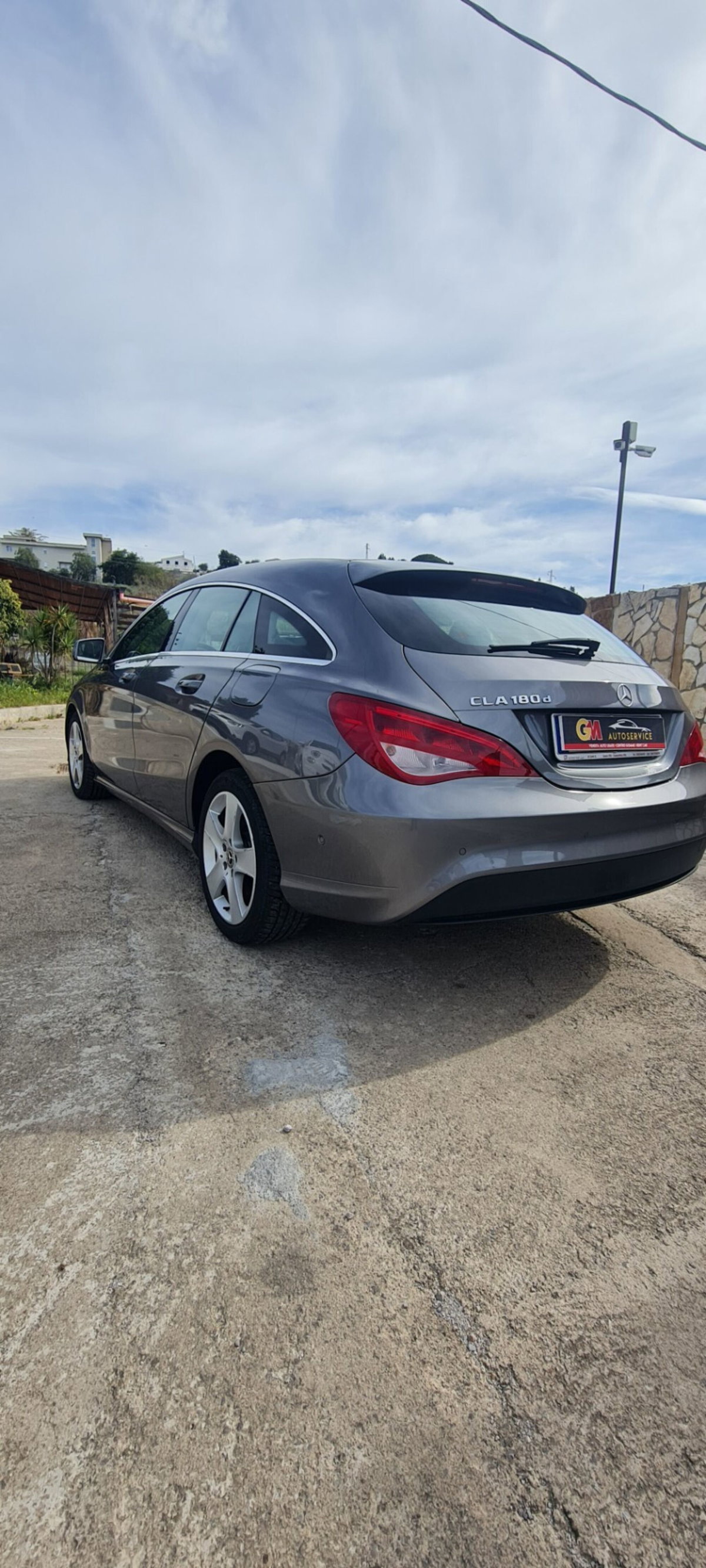 Mercedes-Benz CLA Shooting Brake 180 d Automatic Executive (4)