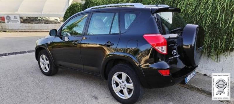 Toyota Rav4 2.2 D-4D 177 CV Luxury