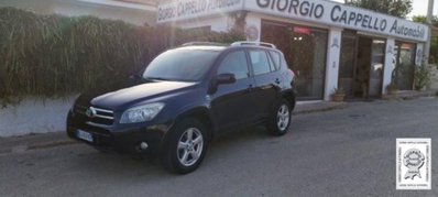 Toyota Rav4 2.2 D-4D 177 CV Luxury (5)