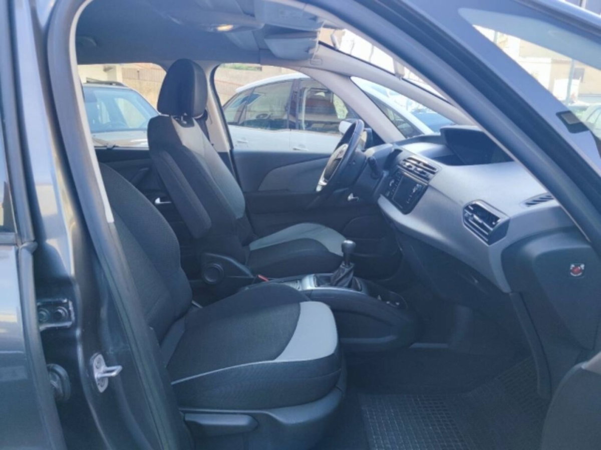 Citroen C4 Picasso 1.6 e-HDi 115 Exclusive (10)