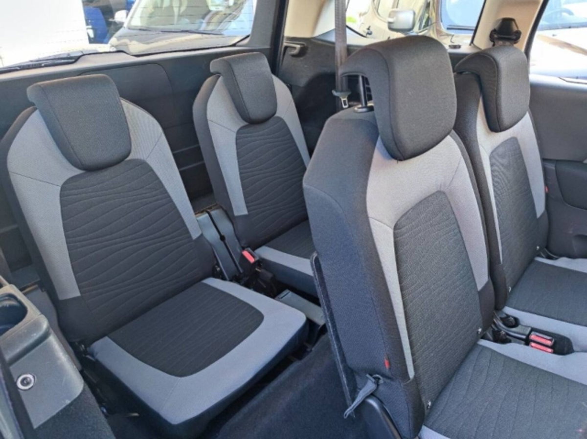 Citroen C4 Picasso 1.6 e-HDi 115 Exclusive (12)