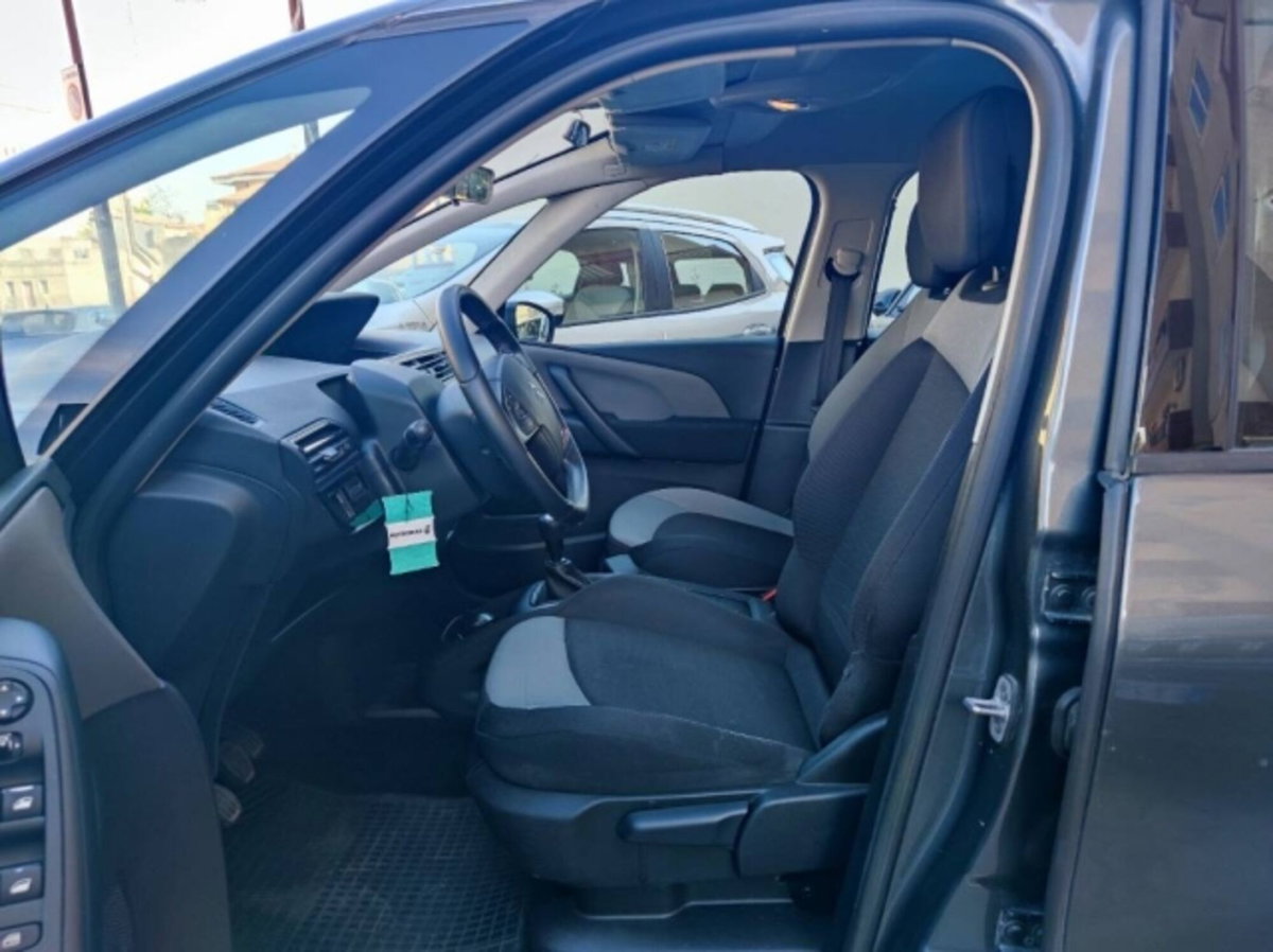 Citroen C4 Picasso 1.6 e-HDi 115 Exclusive (8)