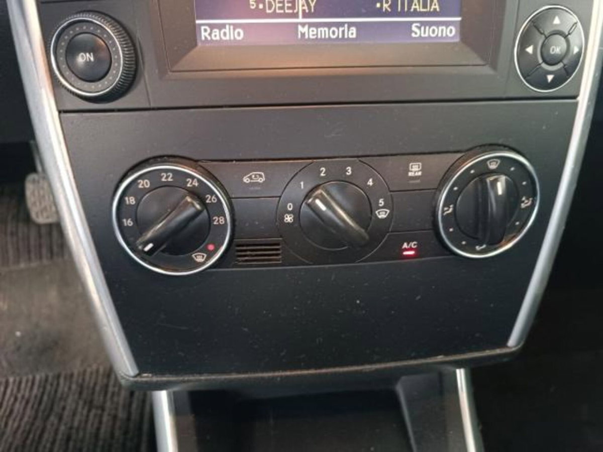 Mercedes-Benz Classe A 180 CDI Elegance (12)