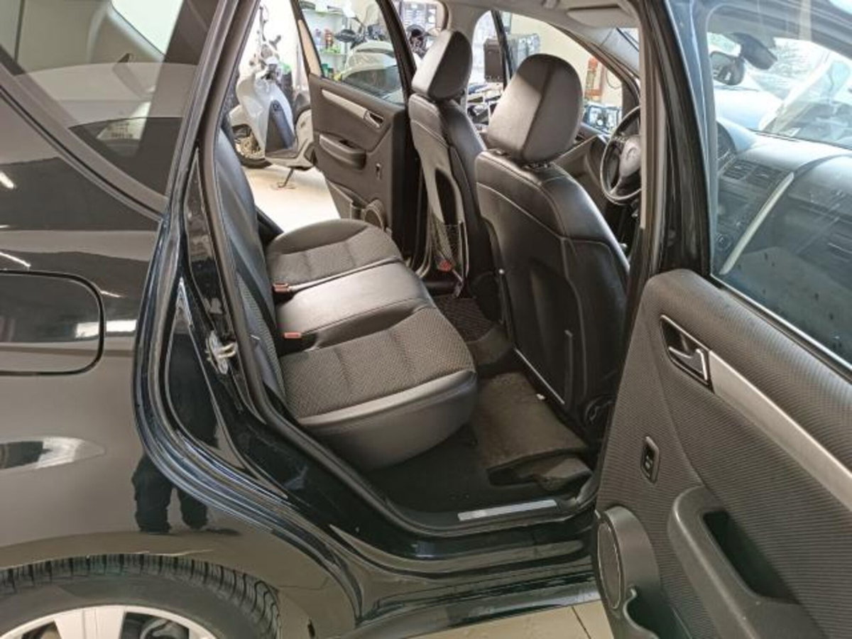 Mercedes-Benz Classe A 180 CDI Elegance (17)