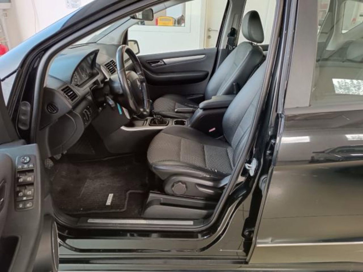 Mercedes-Benz Classe A 180 CDI Elegance (8)