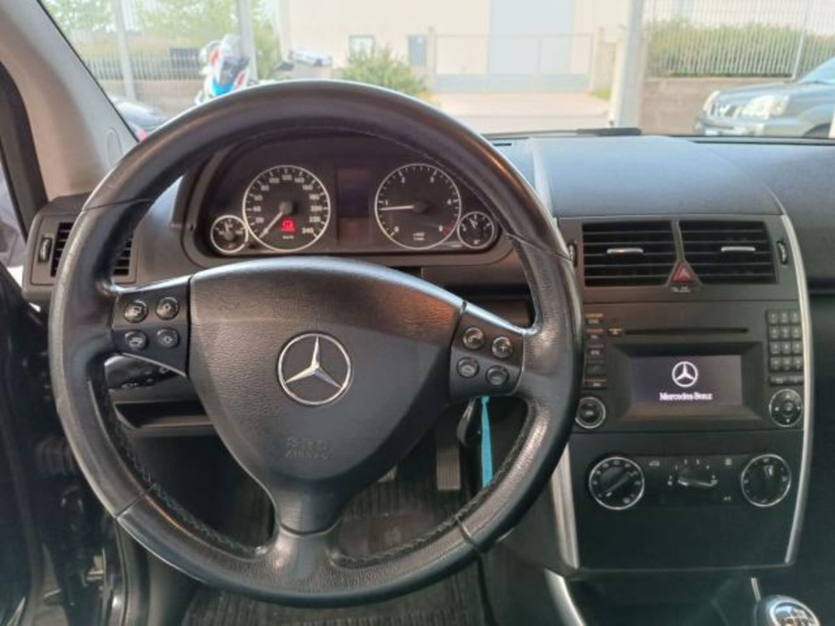 Mercedes-Benz Classe A 180 CDI Elegance (9)