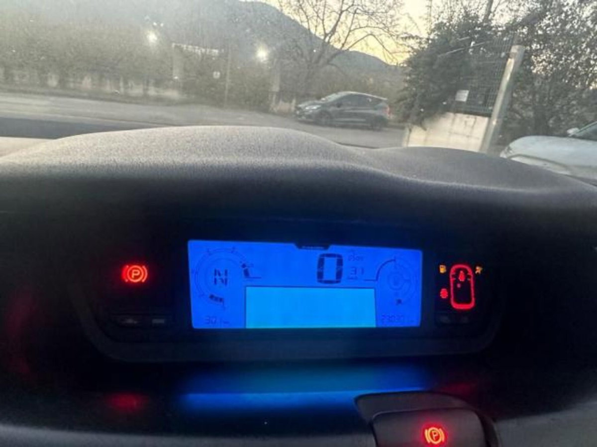 Citroen C4 Picasso 1.6 HDi 110 FAP CMP6 airdream Ideal (2)