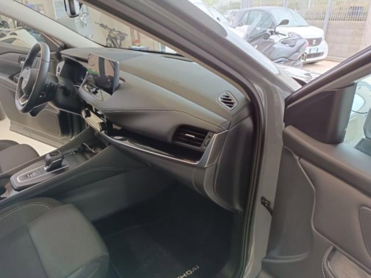 Nissan Qashqai 1.3 DIG-T 160 CV DCT Business (14)
