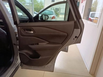 Nissan Qashqai 1.3 DIG-T 160 CV DCT Business (16)