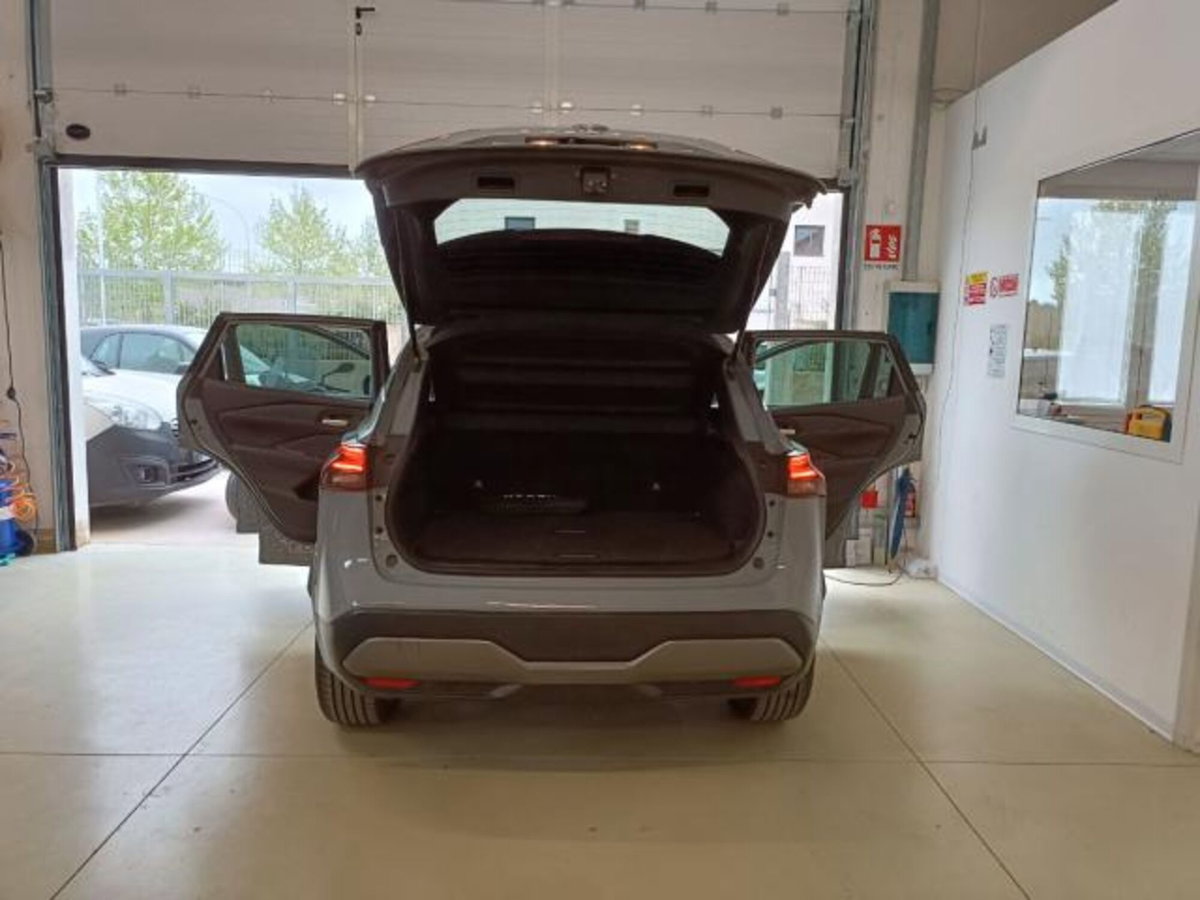 Nissan Qashqai 1.3 DIG-T 160 CV DCT Business (18)