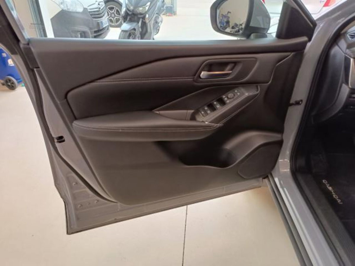 Nissan Qashqai 1.3 DIG-T 160 CV DCT Business (7)