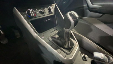 Volkswagen Taigo 1.0 tsi Life 95cv (16)