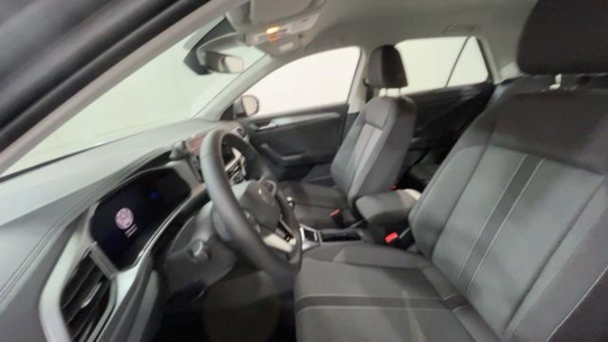 Volkswagen T-Roc 1.0 TSI Life (9)