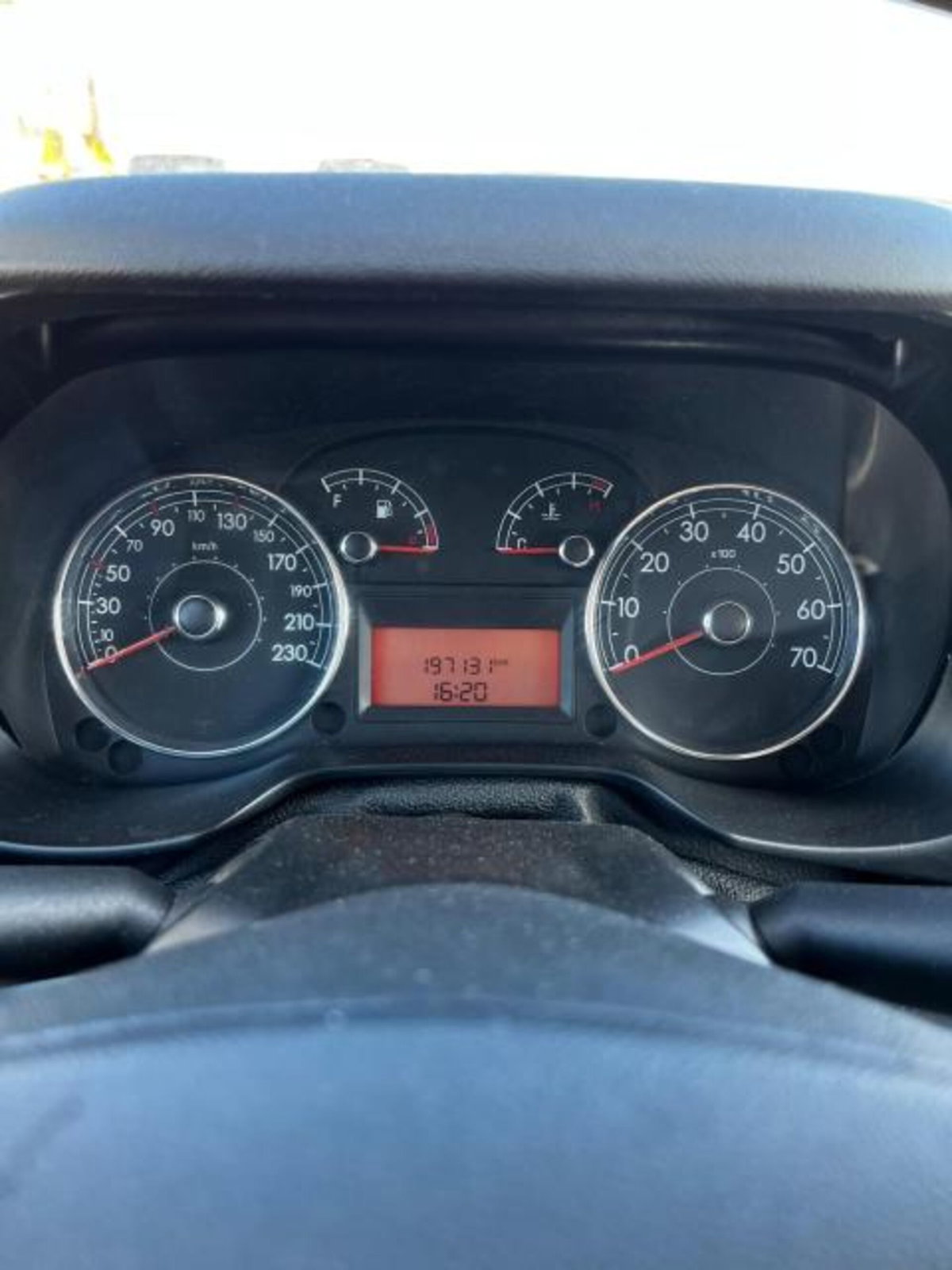 Fiat Punto 1.3 MJT II 75 CV 5 porte Young (10)