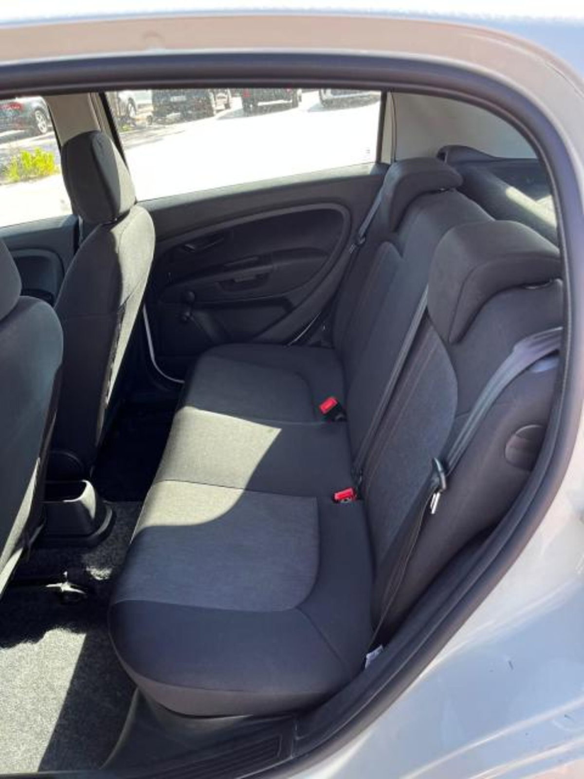 Fiat Punto 1.3 MJT II 75 CV 5 porte Young (6)