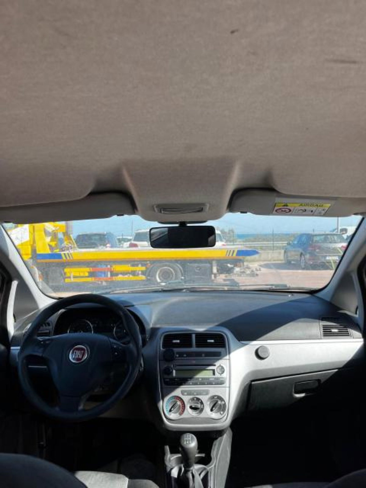 Fiat Punto 1.3 MJT II 75 CV 5 porte Young (8)