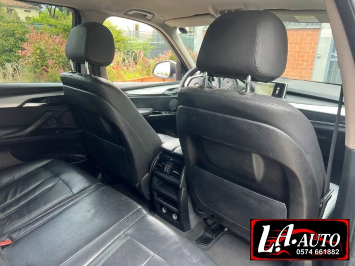 BMW X5 xDrive30d 258CV Luxury (14)