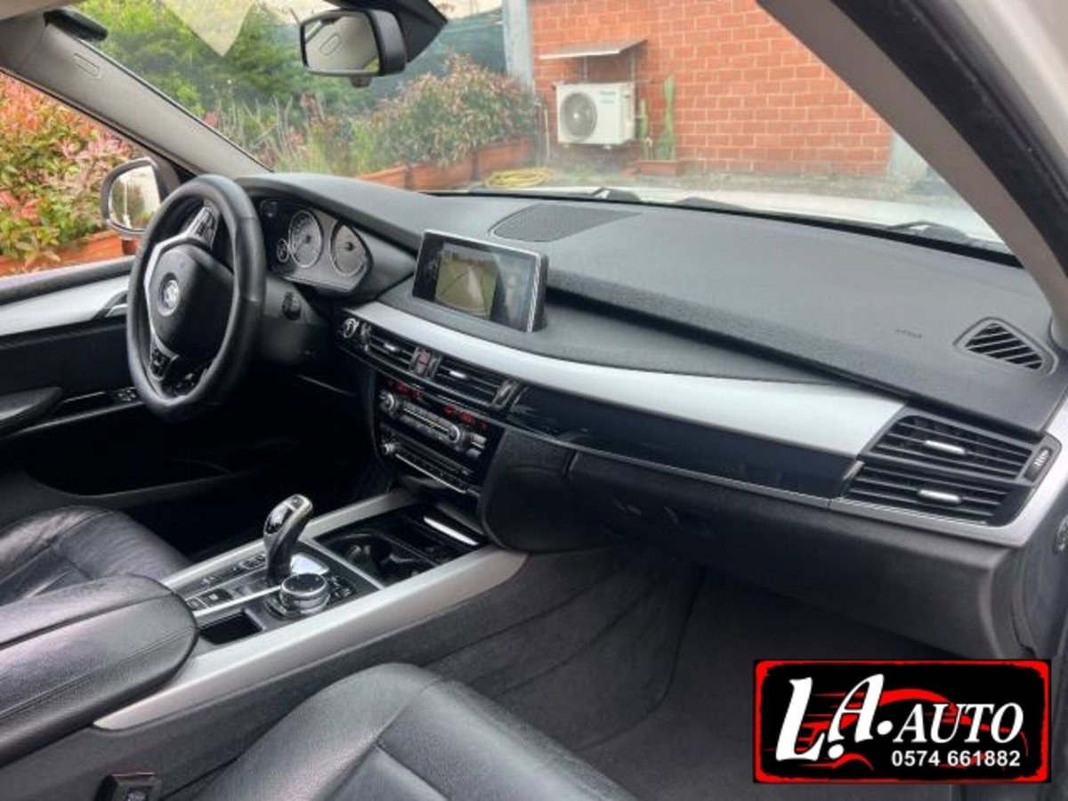 BMW X5 xDrive30d 258CV Luxury (18)