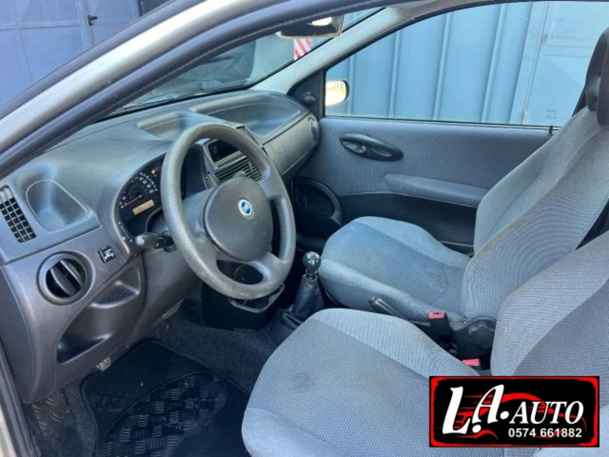 Fiat Punto 1.2 3 porte Actual (8)
