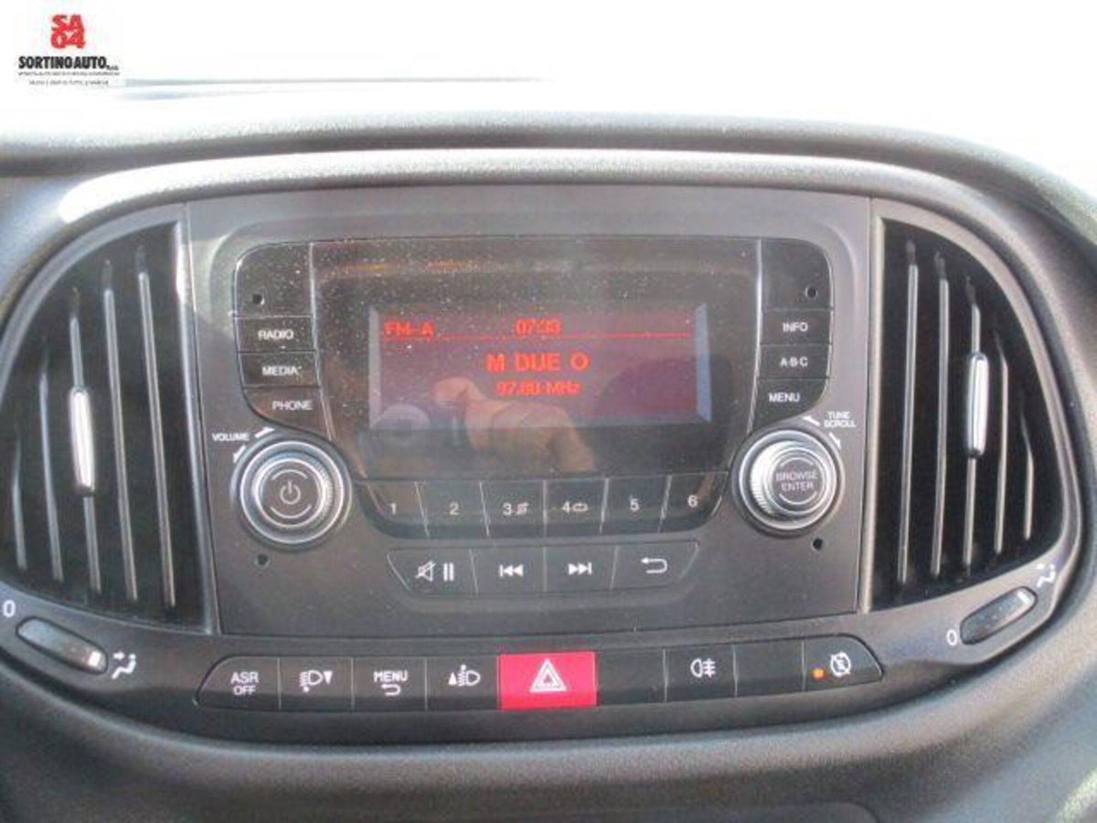 Fiat Doblò 1.6 MJT 16V 105CV Easy Maxi (11)