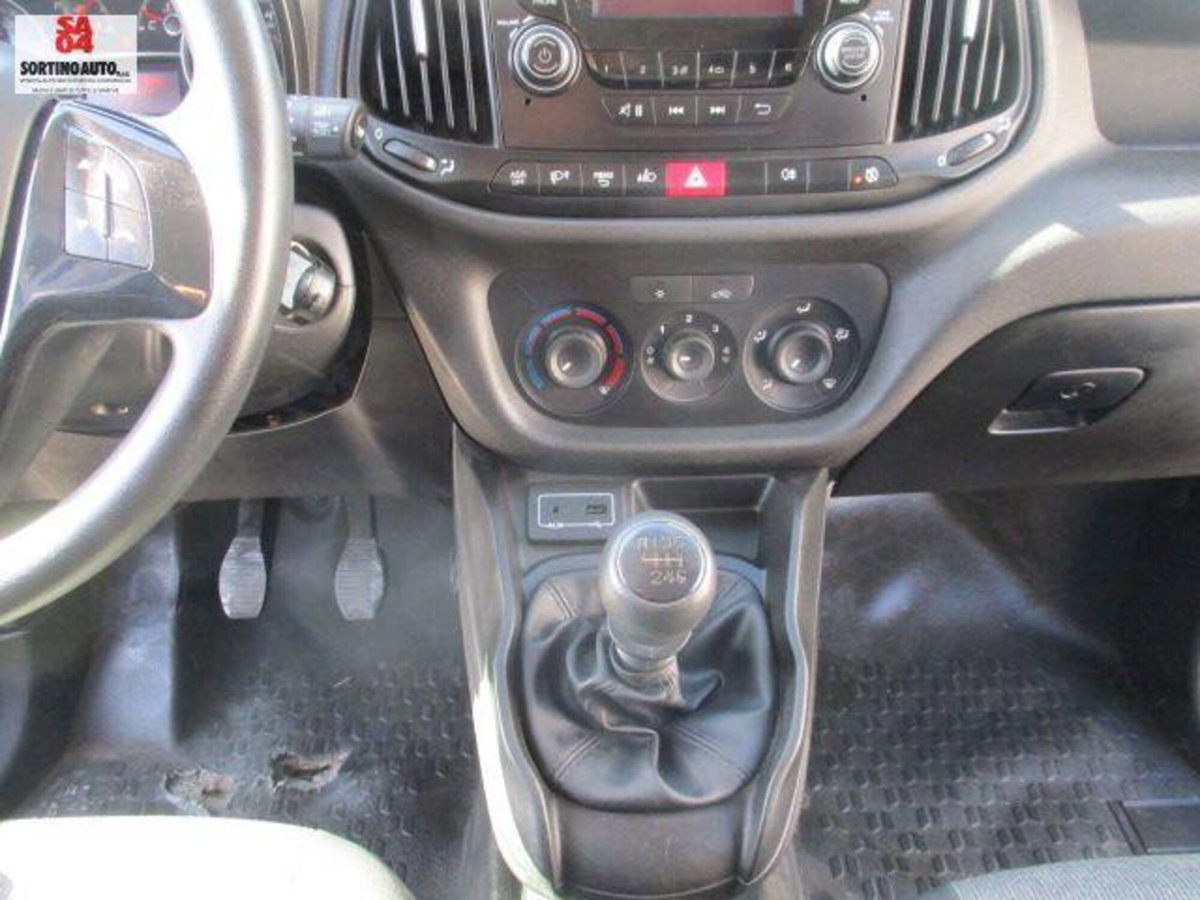 Fiat Doblò 1.6 MJT 16V 105CV Easy Maxi (12)