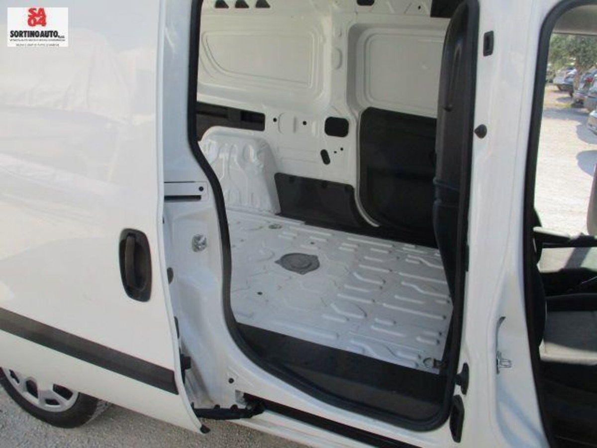 Fiat Doblò 1.6 MJT 16V 105CV Easy Maxi (14)