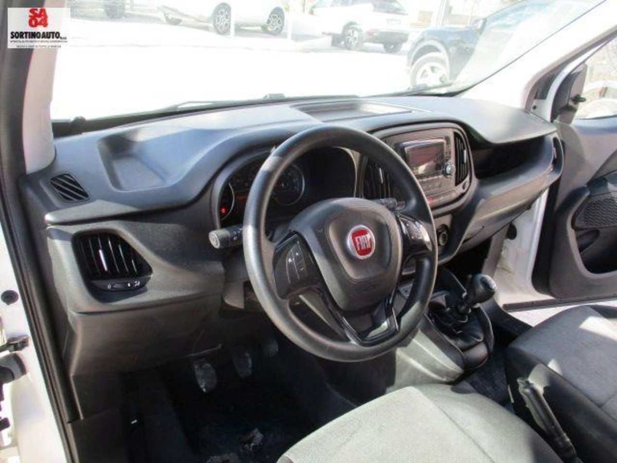 Fiat Doblò 1.6 MJT 16V 105CV Easy Maxi (9)