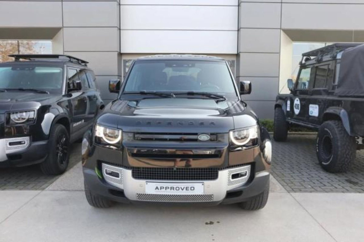 Land Rover Defender 110 Hard Top 3.0d i6 mhev X-Dynamic SE awd 300cv auto (2)
